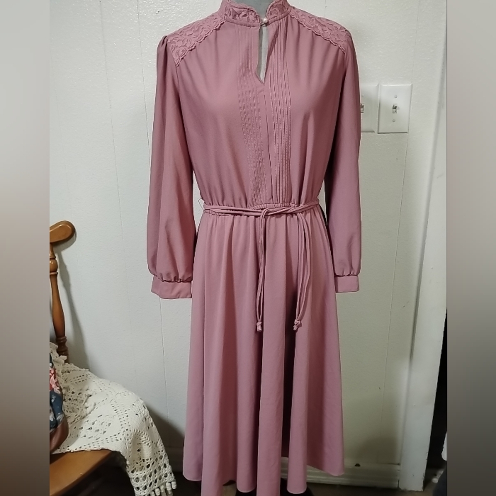1970s Jane Baar New York Dusty Rose Long Sleeve Midi Dress With Belt Medium